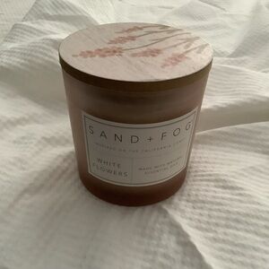 NWT Sand And fog Candle White Flowers